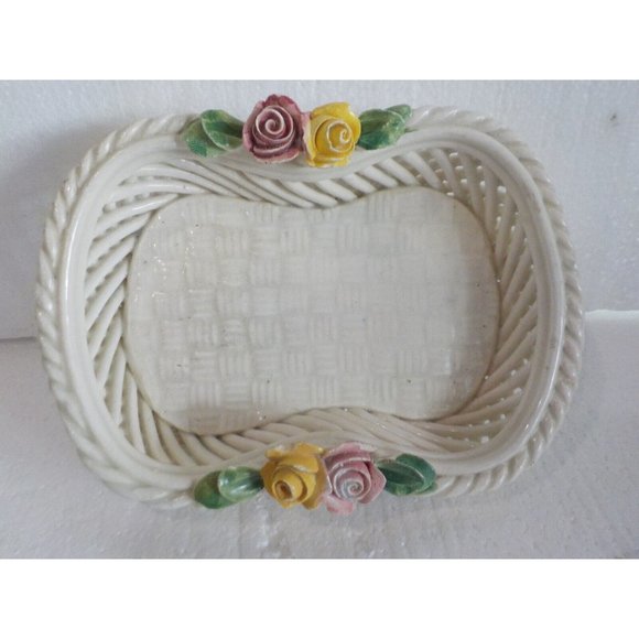 SUPER RARE Vintage Weaved Porcelain Italian Soap Dish Roses Off White 6" x 4.5" - Picture 1 of 7